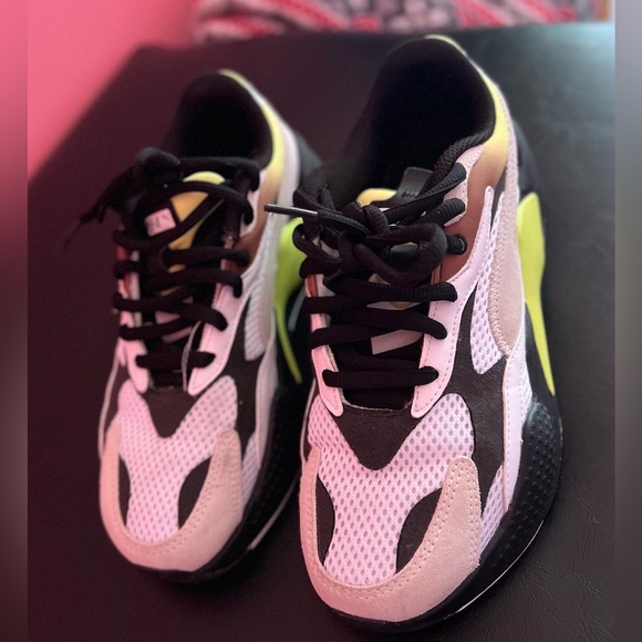 Pumas - Picture 2 of 2